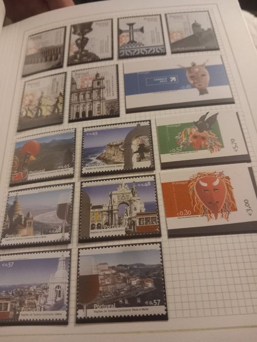 Vendo  selos  portugueses