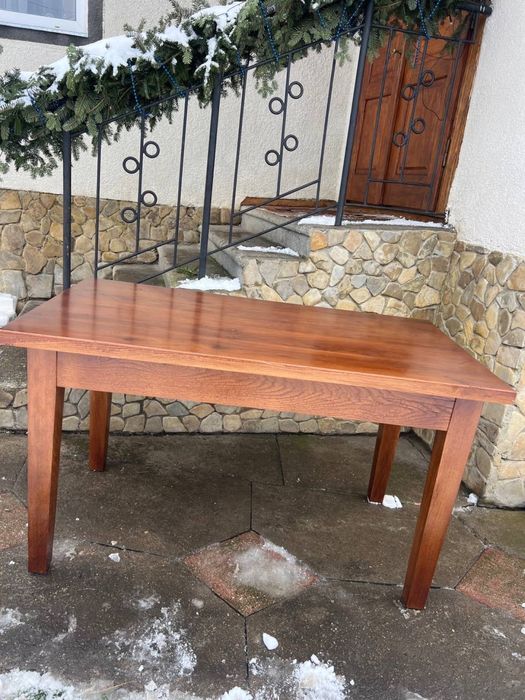 Дубовий стіл ручної роботи