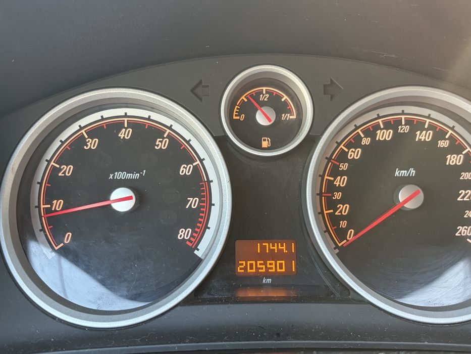 Opel Astra GTC 2006r