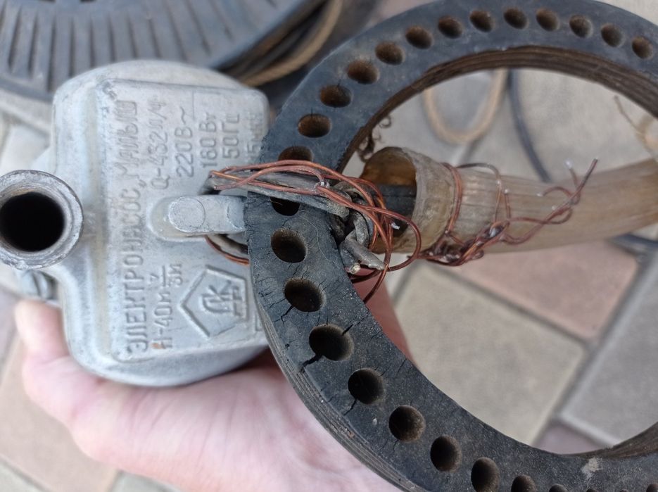 Электронасос глубинный водяной "Малыш" с 22 метрами провода.