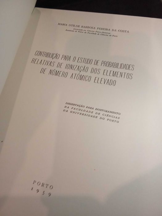 Contribuição para o Estudo de Probabilidades relativas de Ionização