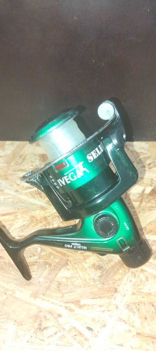 Canas e carretos molinetes de pesca Vega e Sofi