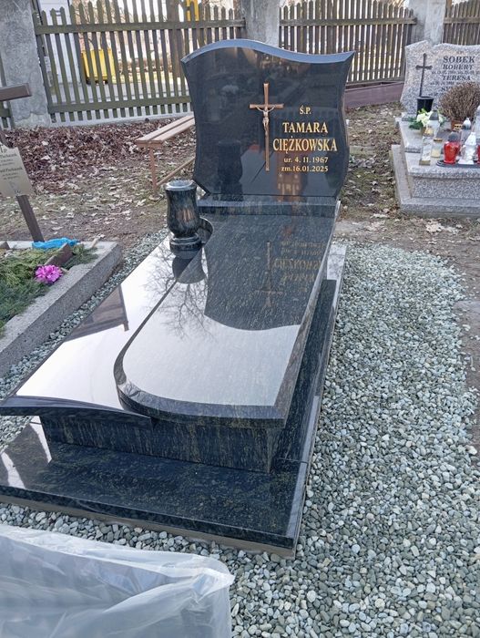 Nr.9. Nagrobki granitowe  od 4500