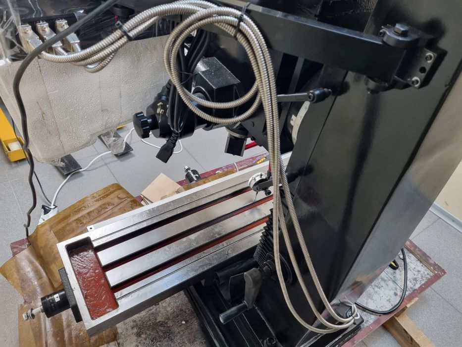 Свердлильно-фрезерний верстат DM46G JP Industrial 1.5кВт Фрезерный станок по металлу сверлильный нарізання різьблення