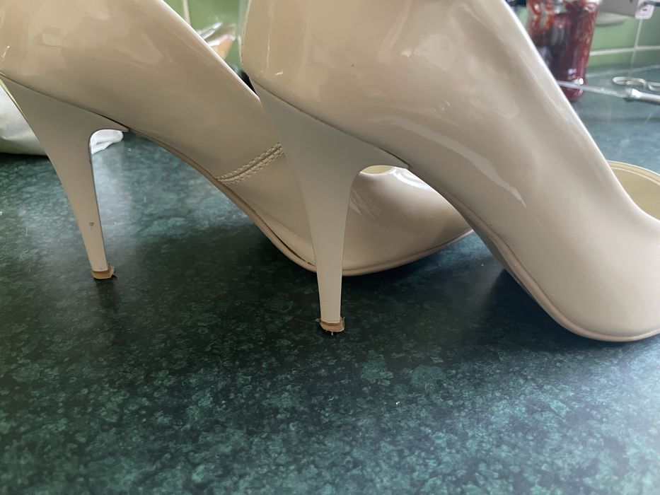 Szpilki Cavani perlowe