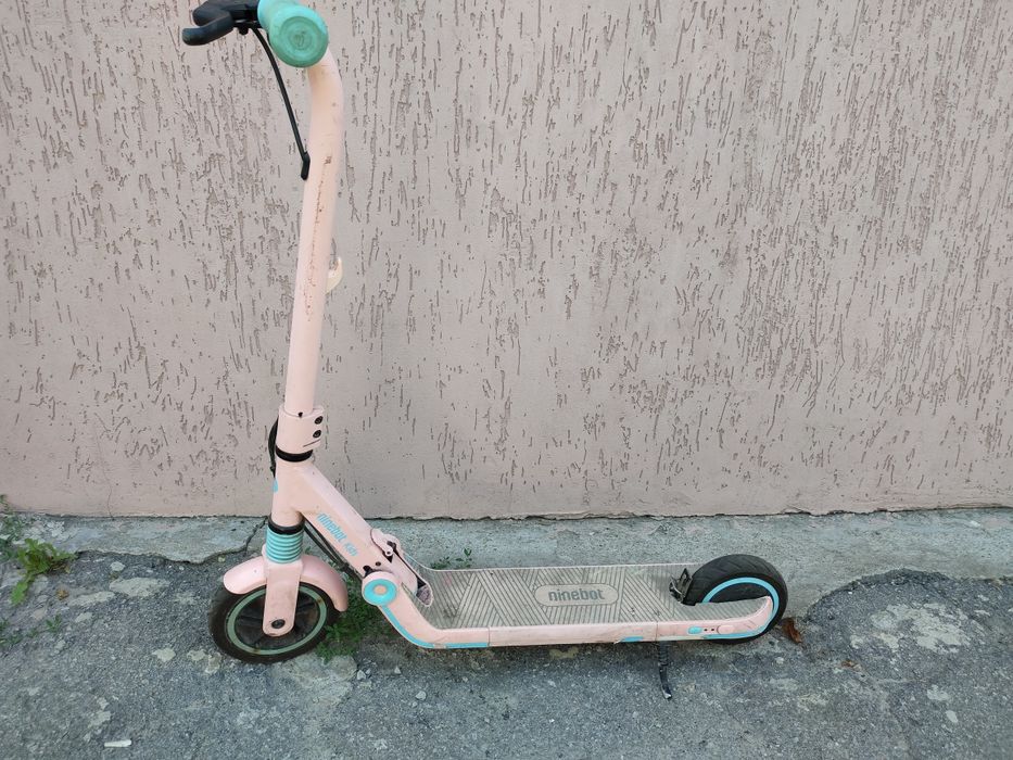 Електросамокат ninebot zing e8
