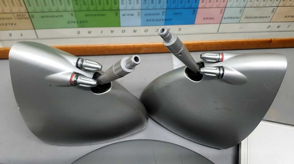 Colunas Mordaunt-Short - coluna central e dois satélites