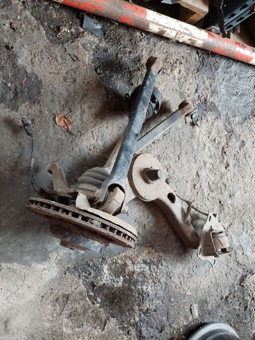 Zwrotnica prawy tył Audi S3 8L + wahacze i półoś