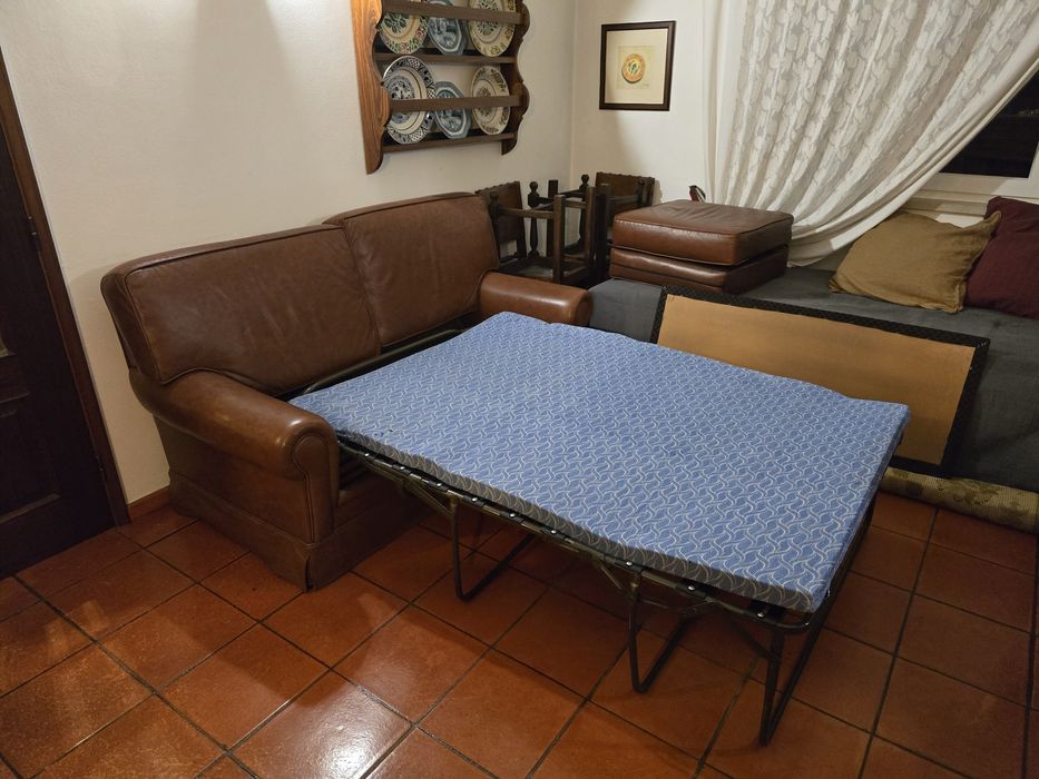 Sofá-cama de 3 lugares em Couro