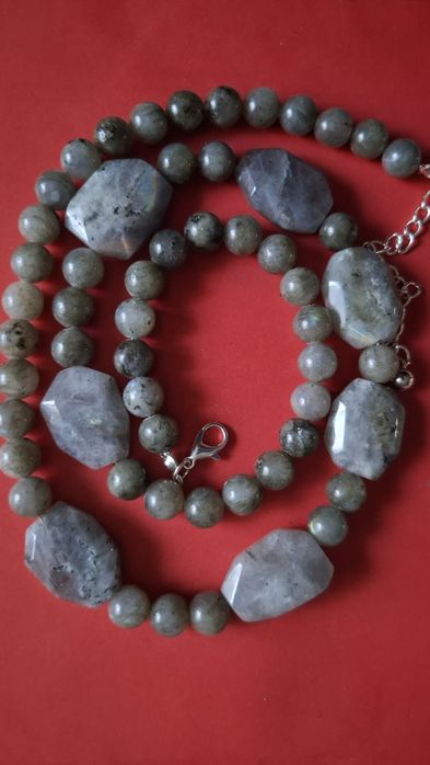 Naszyjnik z kamienia labradoryt