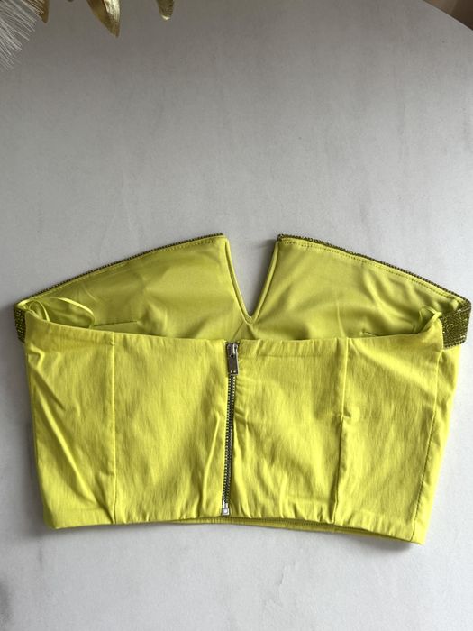 Bershka dwa nowe topy kwiatowy print kryształki