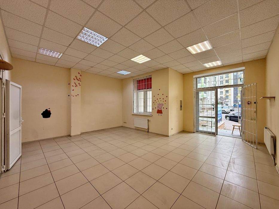 Оренда комерційного приміщення 41,7 м², центр Вишневого, Акварелі-1 - Більше
