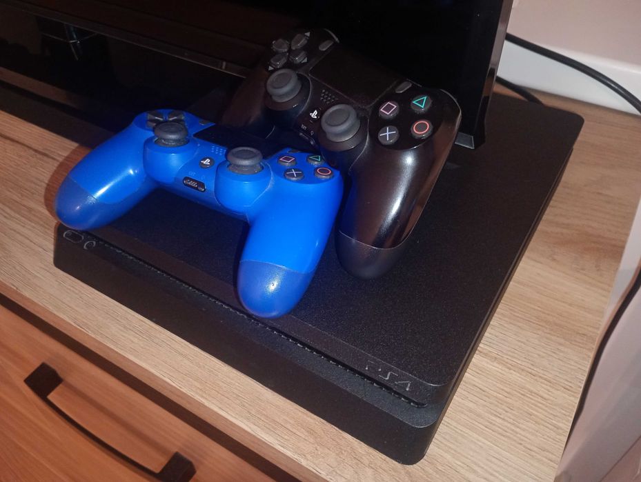 Konsola PlayStation 4 PS4 Slim 1TB + 2 pady + okablowanie KOMPLET SPRAWNA