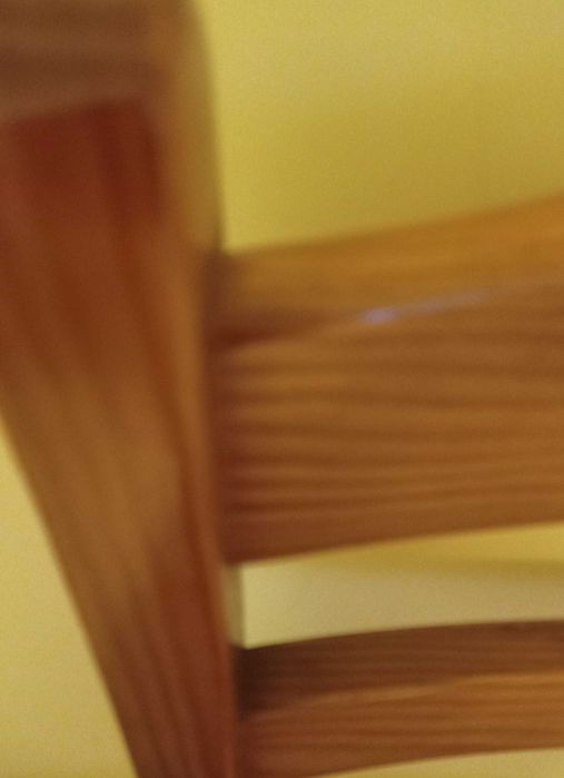 Cadeira em pinho mel