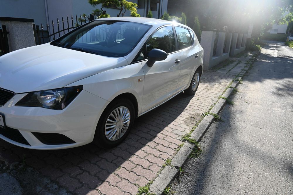 Sprzedam samochód Seat Ibiza 2012 r.