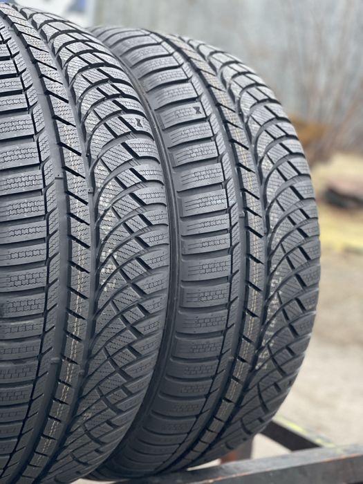 Шини Зимові 2шт NEW 255/40 R20 Kumho WinterCraft WP72