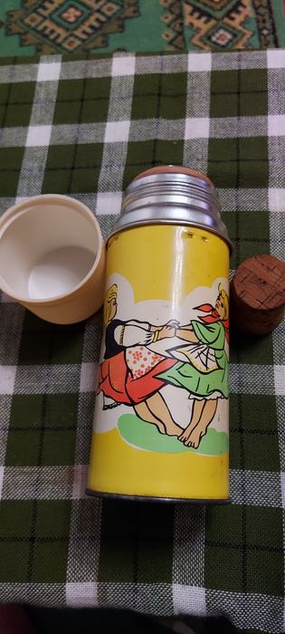 Продам термос с стеклянной колбой