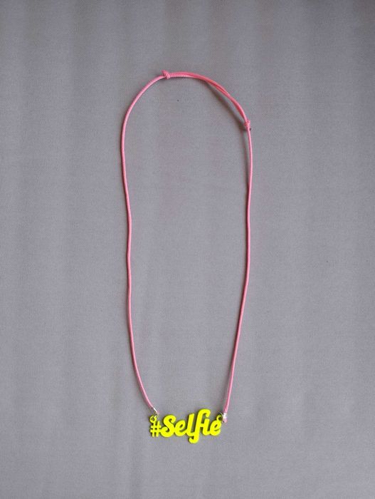 Colar ajustável rosa e verde