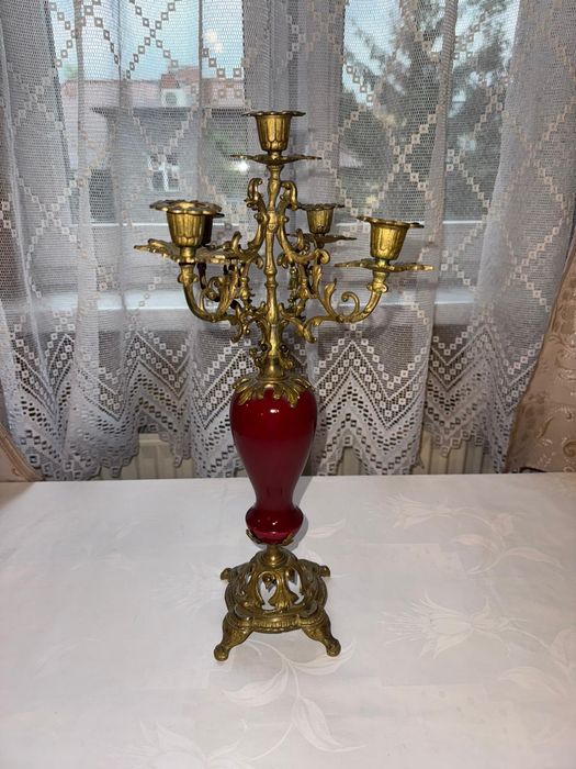 Zabytkowy świecznik z mosiądzu