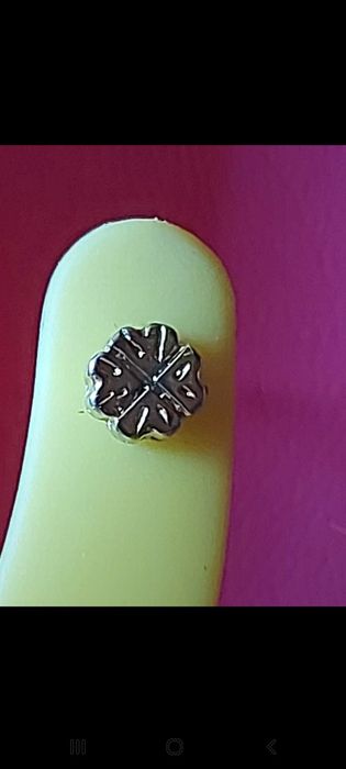 jeden kolczyk damski sztyft NOWY