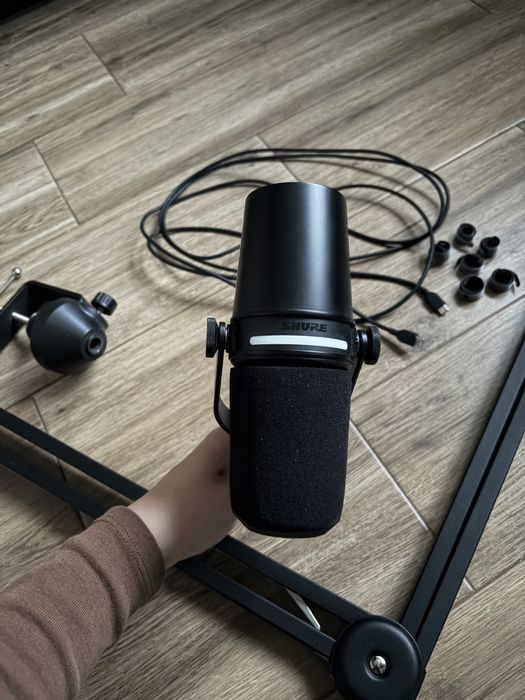 Mikrofon Shure MV7+ + statyw