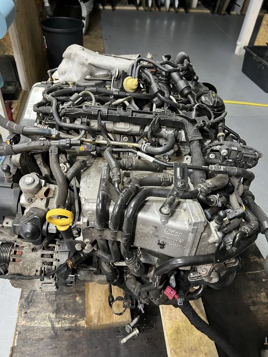 Мотор двигун 1.6 tdi DDY Октавія А7 Гольф 7