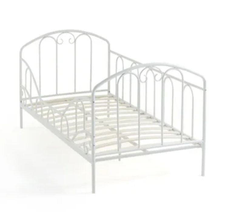 Vendo cama de criança em metal com estrado Aela