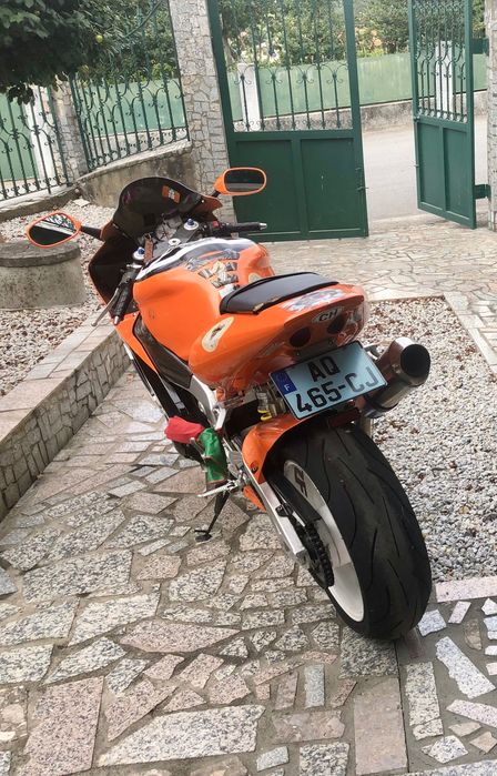 Yamaha R1 2001 – Bom estado geral – 4.300€