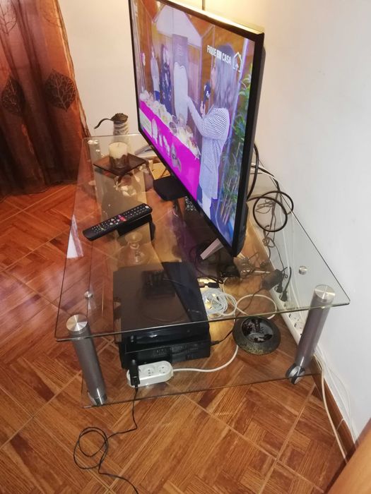 Mesa de apoio ou para televisão64297529144705121