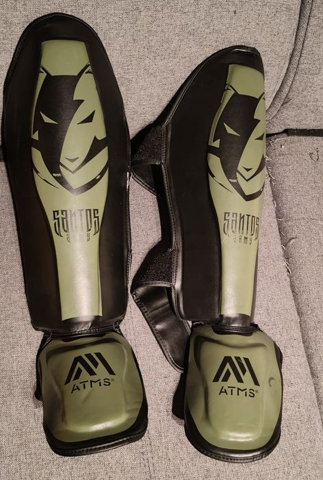 Material Kickboxing - Luvas e Caneleiras - Tamanho S - Como novas