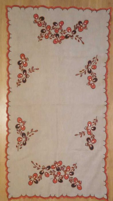 Obrus lniany haftowany 96 x 53 cm PRL