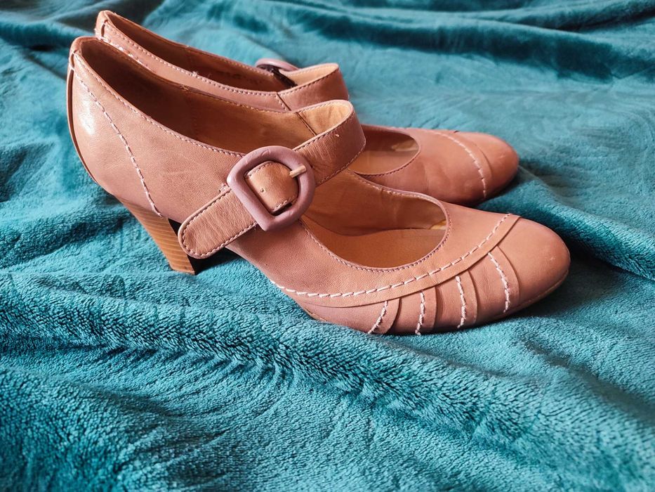 Buty czółenka SKÓRA naturalna 38