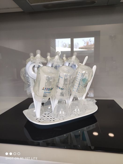 Esterilizador de biberões+ 6 biberões + escorredor, tudo da Philips Av