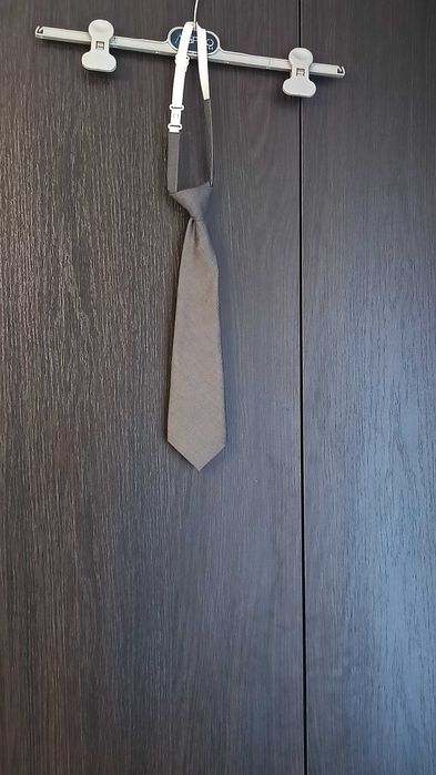Галстук сірого кольору