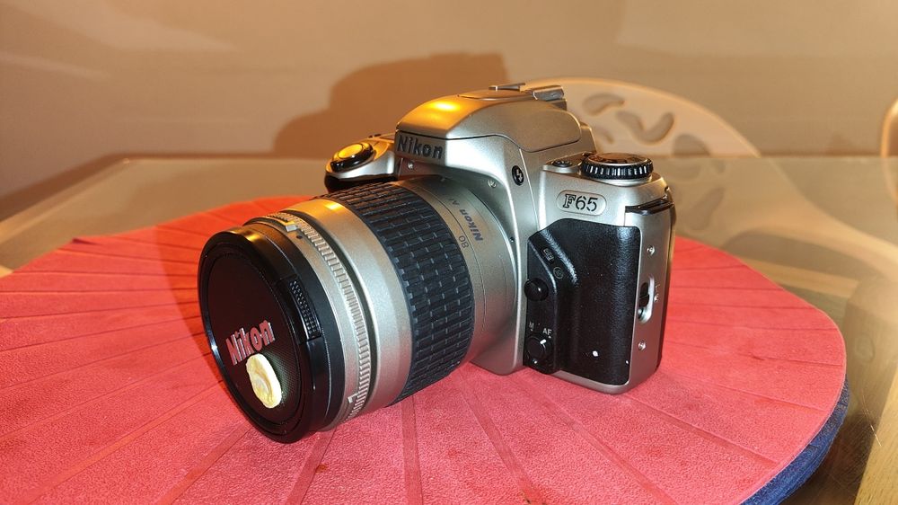 Câmaras Analógicas CANON e NIKON