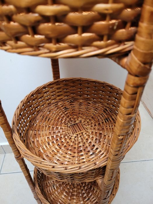 Móvel cesto com 3 bases em verga