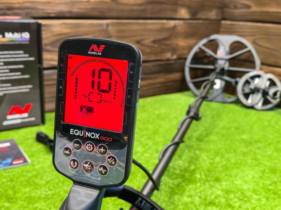 Металошукач Minelab Equinox 900