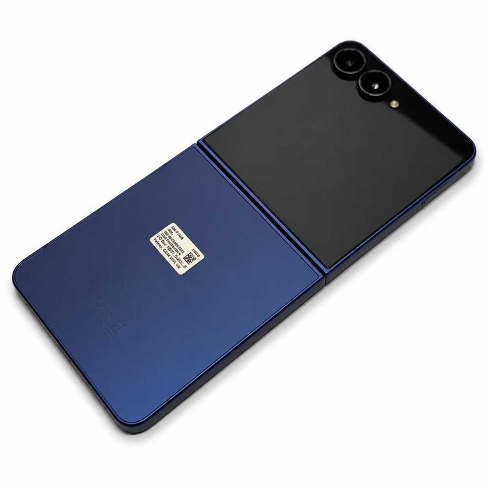 Smartfon Samsung Galaxy Z Flip7 niebieski składany 12/256GB