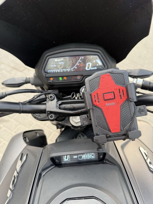 Мотоцикл Bajaj dominar 400 турист