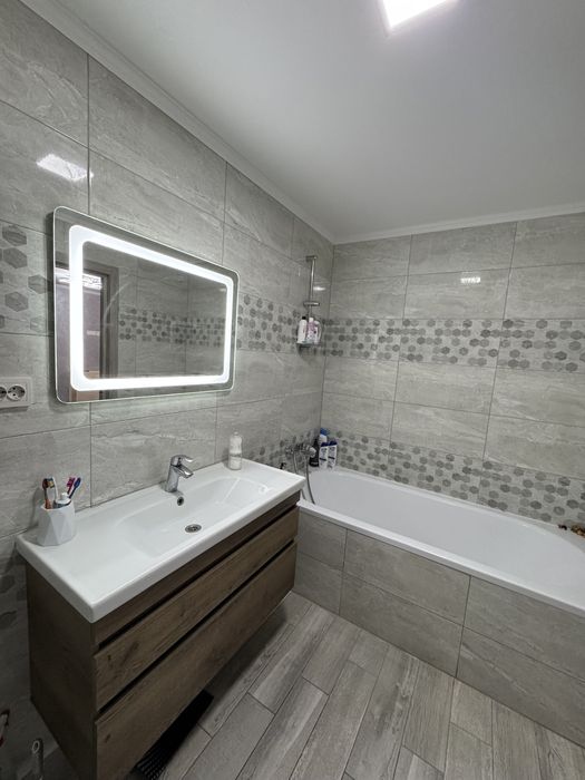 Продаж 3 кімнатної квартири з ремонтом в новобудові