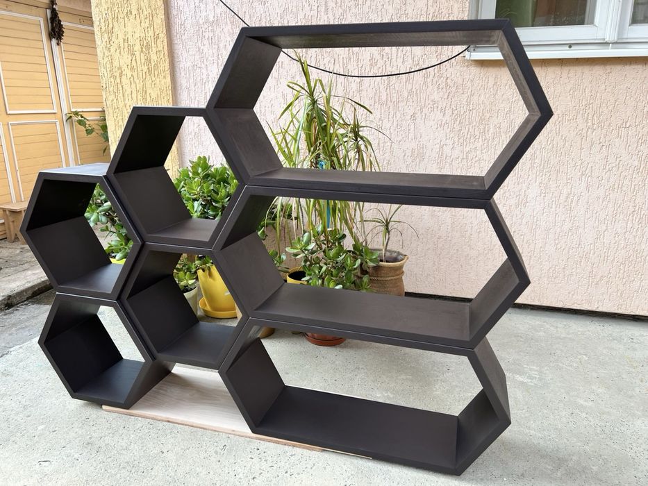 Полиця під книги та різні предмети