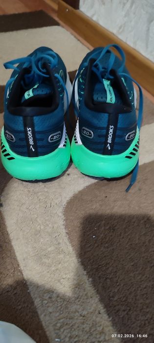 Кросівки для бігу