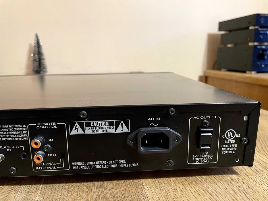 Тюнер Marantz ST4000   ST7001