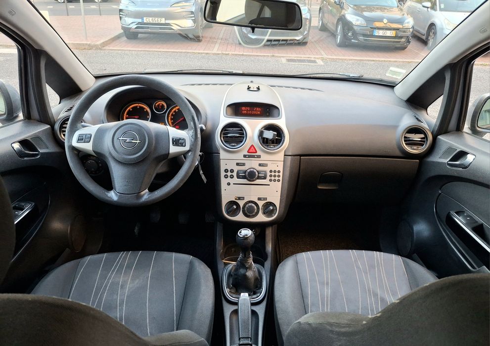 Opel Corsa D 1.3CDTi C/AC Nacional 07