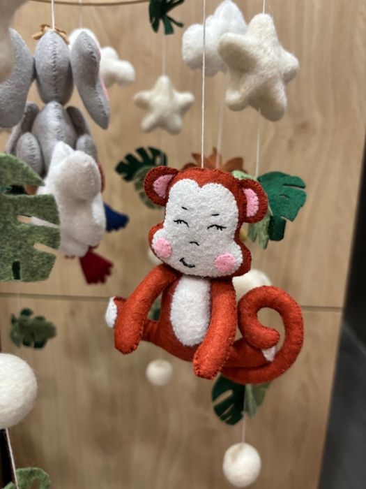 Мобіль дитячий ручної роботи