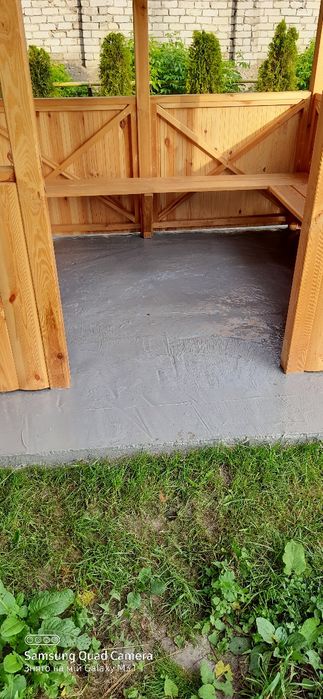 Дерев'яна альтанка