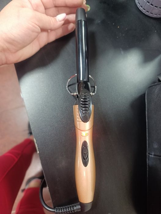 Плойки та фени для волосся