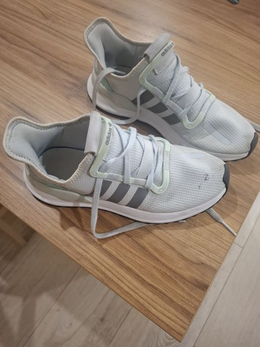 Sprzedam buty Adidas U_Path Run GZ2508 – rozmiar 42-43.