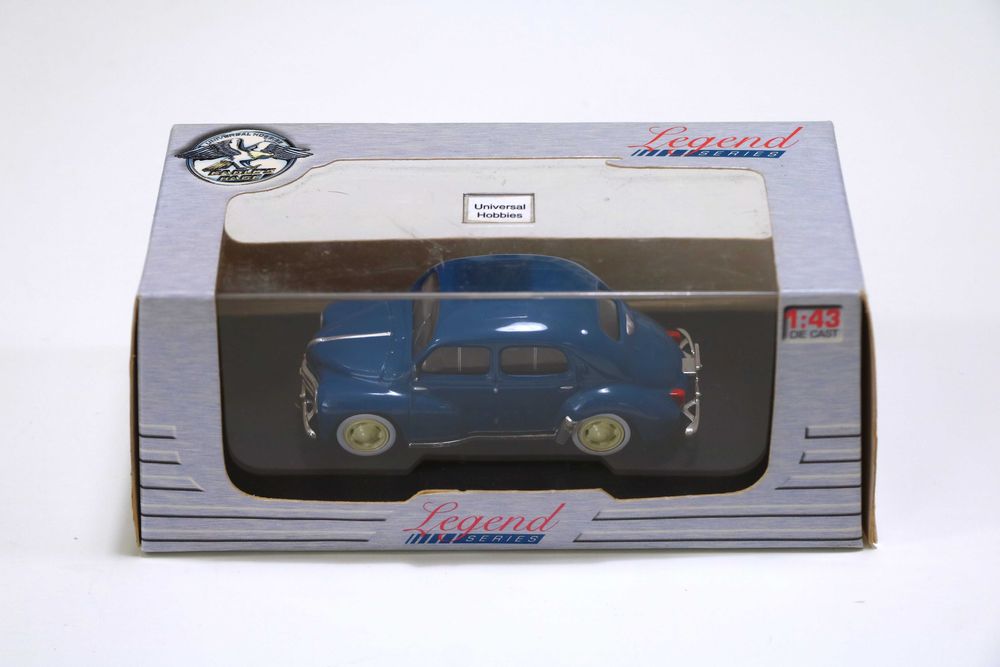 Renault 4CV - Universal Hobbies - 1:43