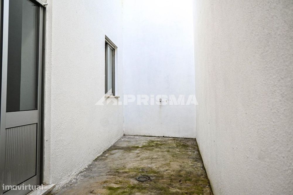 Andar de moradia T2 para arrendamento em Salgueiro do Campo, Castelo B